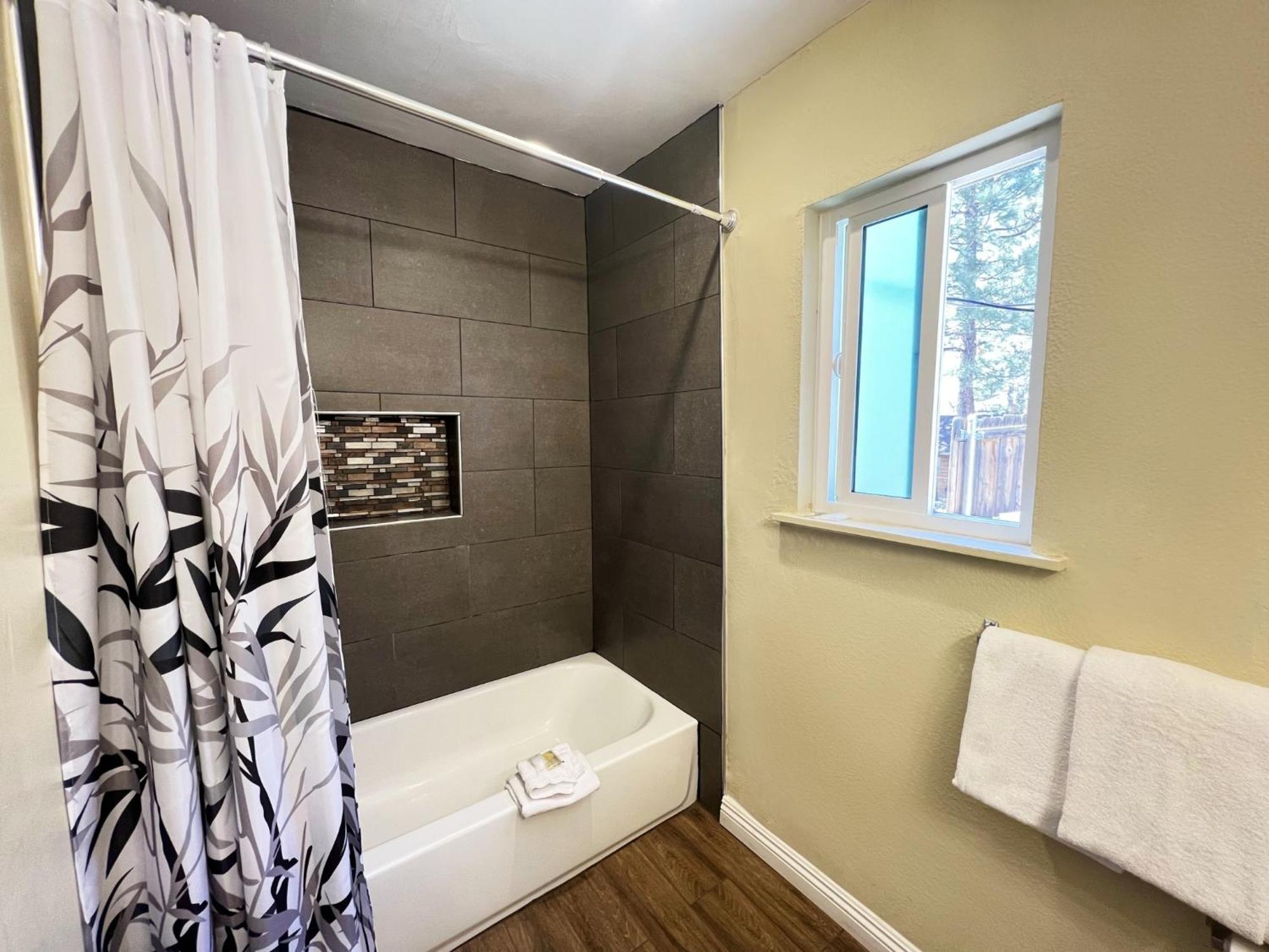 Omeo Suites Big Bear Биг Бэар Лейк Номер фото